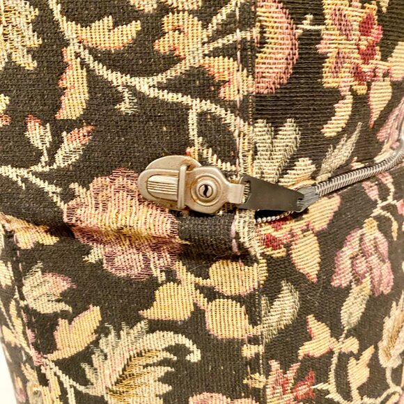 Vintage Floral‎ Tapestry Zippered Hat or Wig Box 13"x13" Travel Case with Lock - Picture 9 of 15